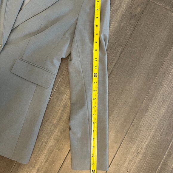 Calvin Klein Grey Blazer- EUC- Size 6 - Picture 7 of 9